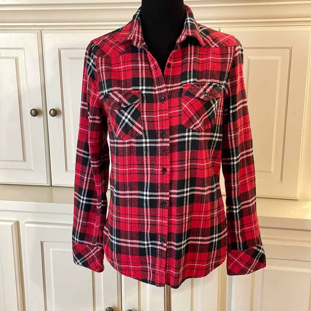 CI SONO BY CAVALINI ladies red, white & black plaid flannel shirt. Size small.